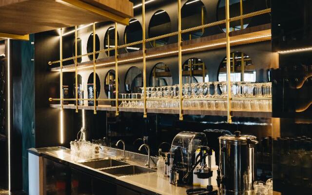 Grand Central Premier