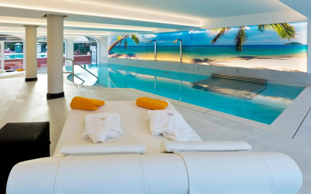 Vip's Motel Luxury Accommodation & Spa