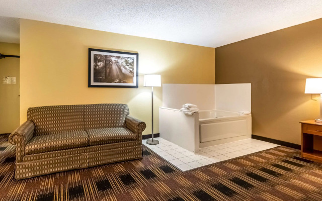 Quality Inn Newton at I-80