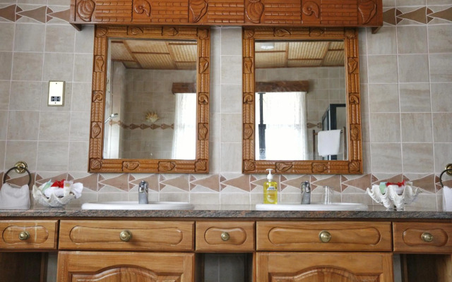 La Digue Emerald Villa