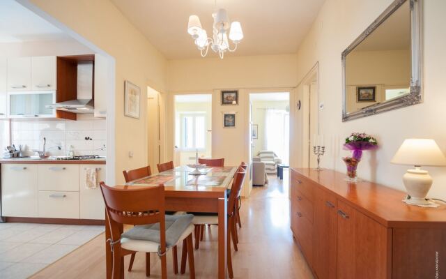 Vera Seaview Apartment