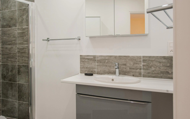 Scenic apartment in Cannes with private terrace