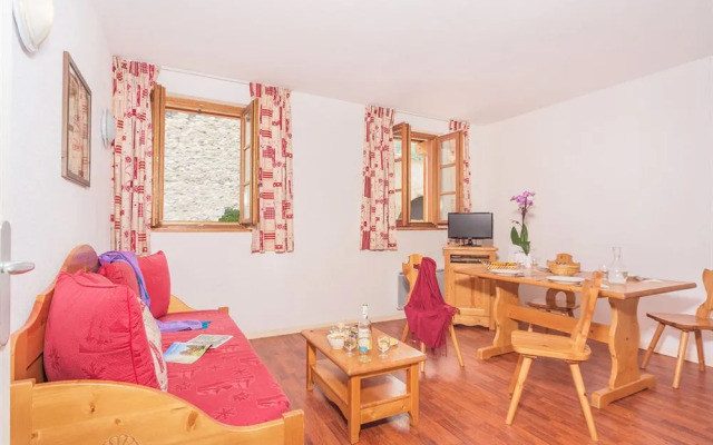 ST LARY-VIGNEC Charmant studio au calme