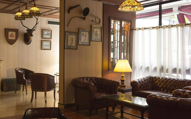 Mayflower Hotel
