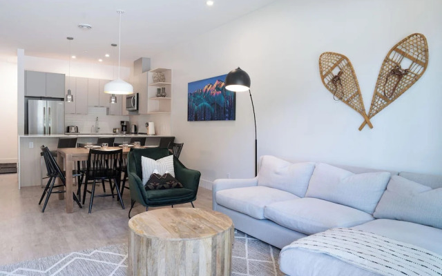 Rustic Retreat by Revelstoke Vacations