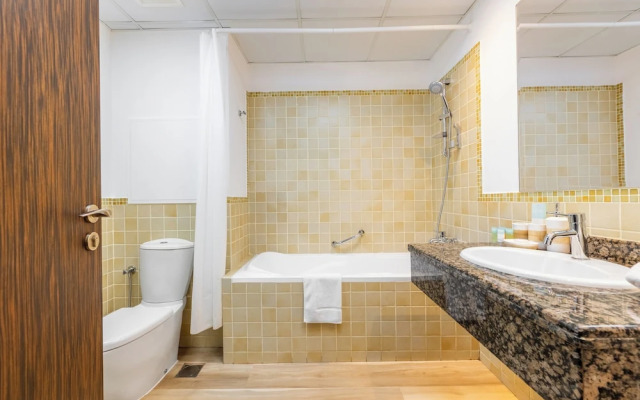 Luxe Marina View Retreat - 2BDRM