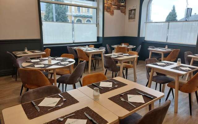 Brit Hotel Roanne - Le Grand Hotel