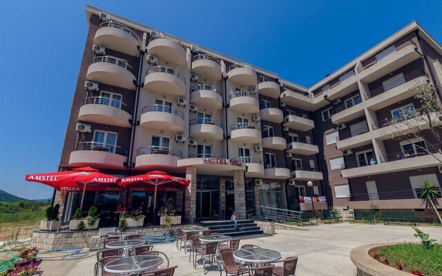 Hotel Novi