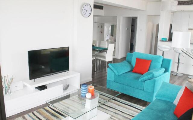 Lazuli Beachfront Apartment 254