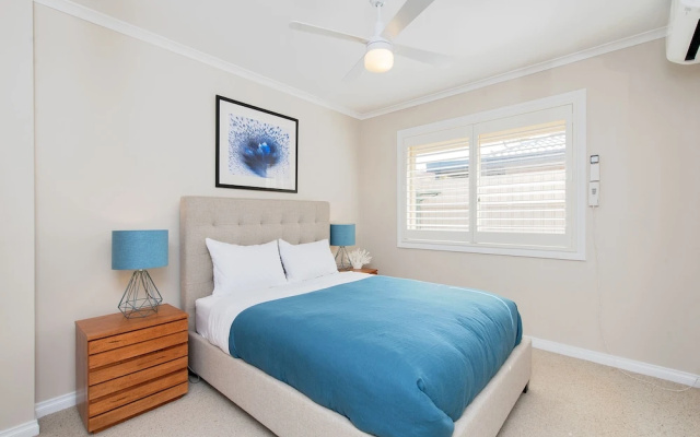 Occy's at Fingal Bay – Guest Rooms – Fingal Bay