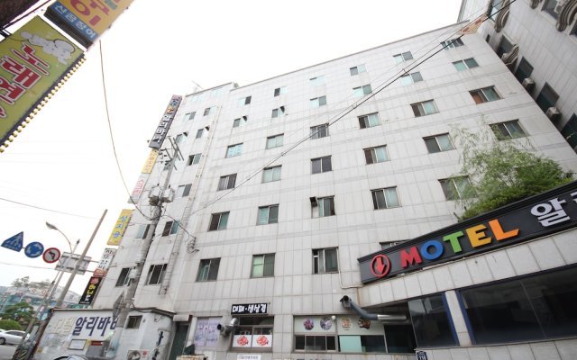 Alibaba Motel - New Building