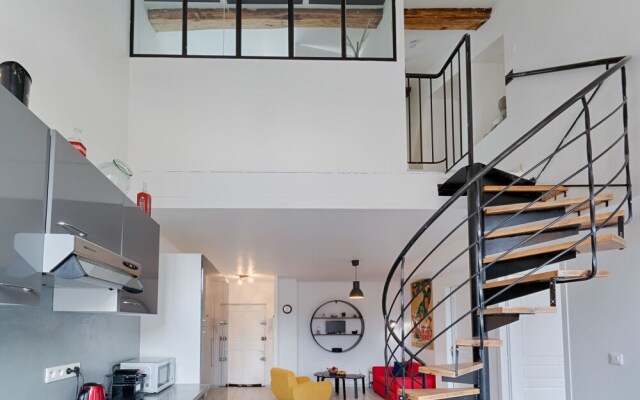 Heart Panier - Charming Atypical Duplex