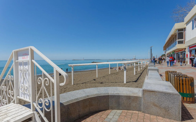 LaMare (LaMare) on Komsomolskaya street 4