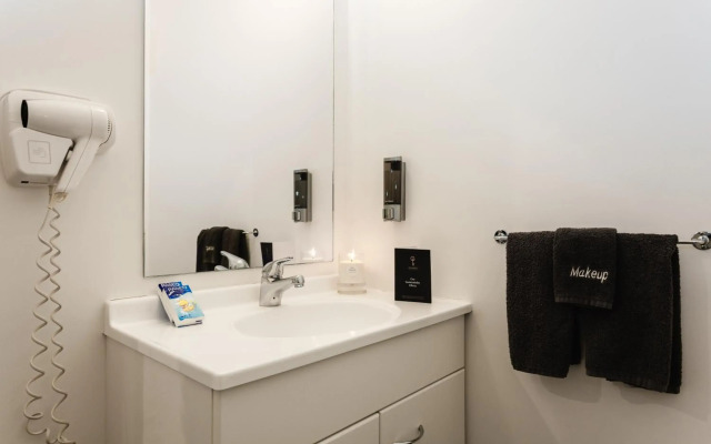 Gilmer Apartment Hotel