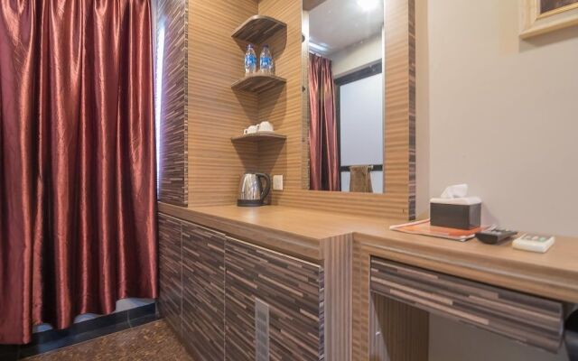 RedDoorz Premium near Harbour Bay Mall Batam 2