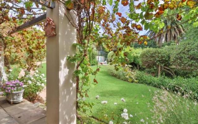 Three Oaks Bed  Breakfast