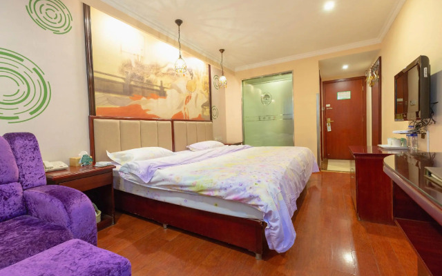 GreenTree Inn ZhenJiang Jurong New Bus Station Express Hotel