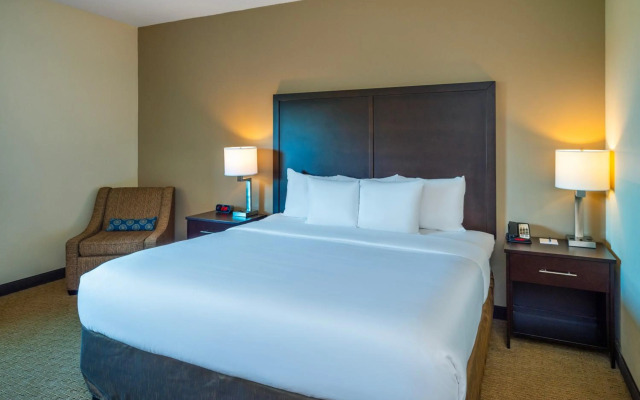 Comfort Inn & Suites