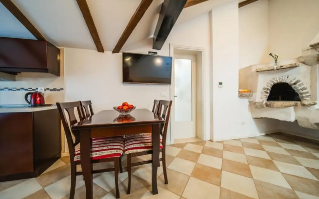 SUNce Palace Apartments with free offsite parking
