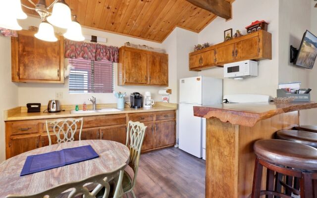 Escape IN THE Pines #2276