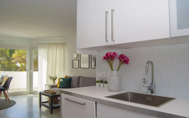 Beautiful family duplex walking distance to the beach