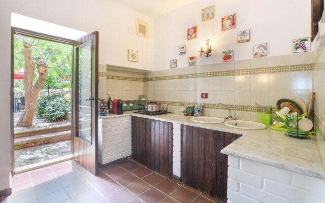 Beautiful Home in Noto With Wifi and 3 Bedrooms