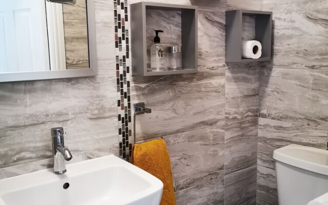 Dolweunydd Bed & Breakfast