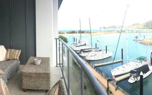 Absolute Waterfront Magnetic Island