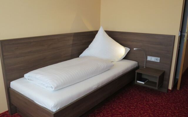 Ates Hotel Lampertheim by Aurum