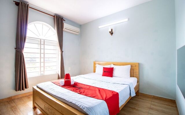 RedDoorz near Saigon Hi-Tech Park