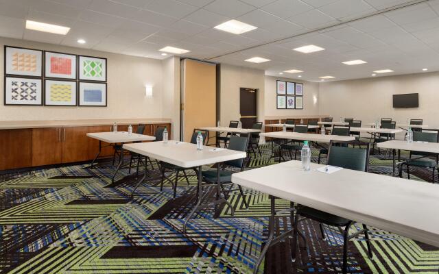 Holiday Inn Express Hotel & Suites Auburn - University Area by IHG