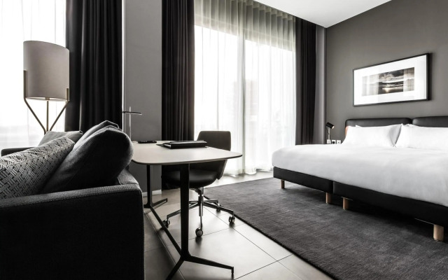 Renaissance Amsterdam Schiphol Airport Hotel