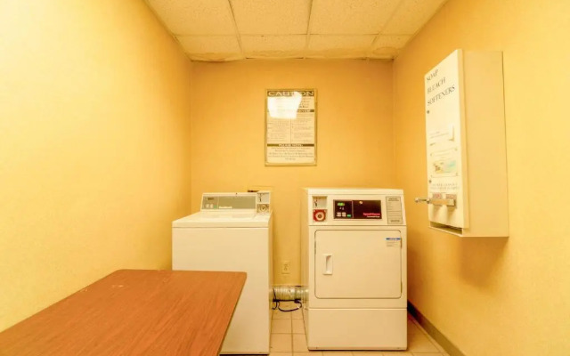 Ark Suites By OYO Jonesboro I-555