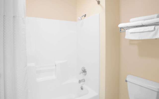 Days Inn by Wyndham Madison NE/Windsor