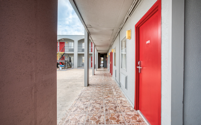 OYO Hotel San Antonio Lackland Air Force Base West