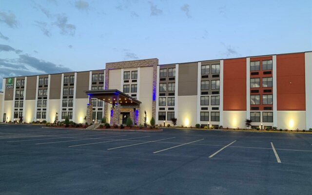 Comfort Inn & Suites Fall River