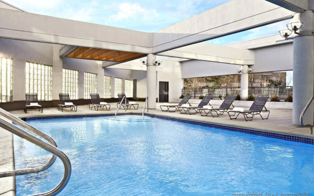 Sheraton Vancouver Guildford Hotel