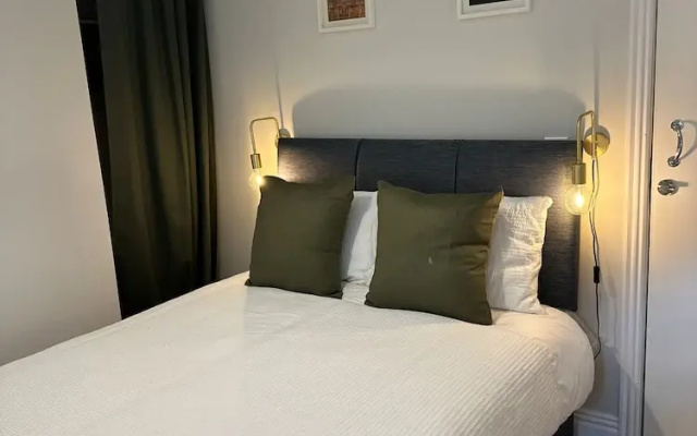 Ocho Homes Lux By Eight Continents, Belfast