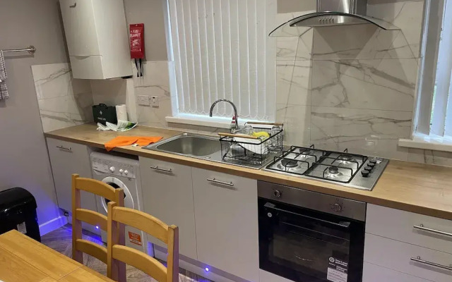 3 Bedroom House in Bradford