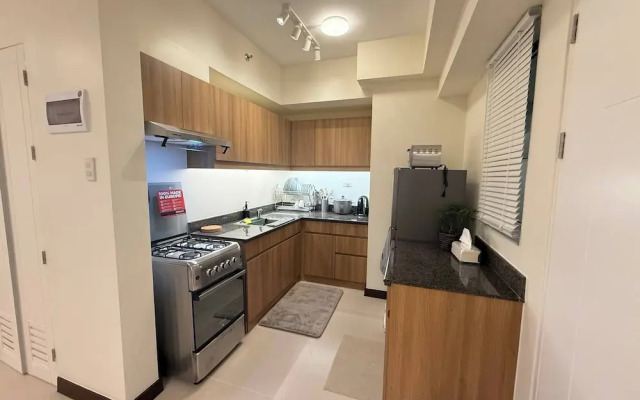 Cozy Modern Apartment Condo Unit