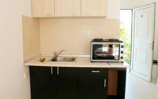 Akis Villa Studios & Apartments with Pool