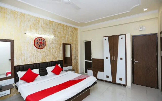 OYO 35823 Hotel Blumango