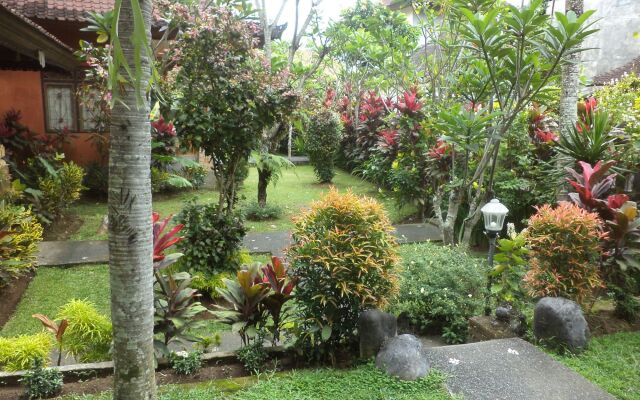 D. Ayu Guest House and Spa
