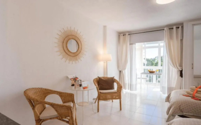797 Holiday Rentals- Luminoso estudio en Arroyo de la Miel