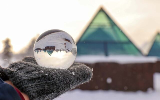 Aurora Pyramid Glass Igloos