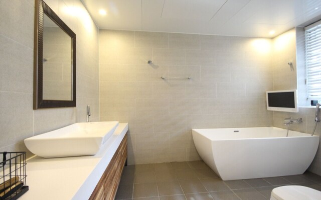 Busan Yeonsan Togok Brown Dot