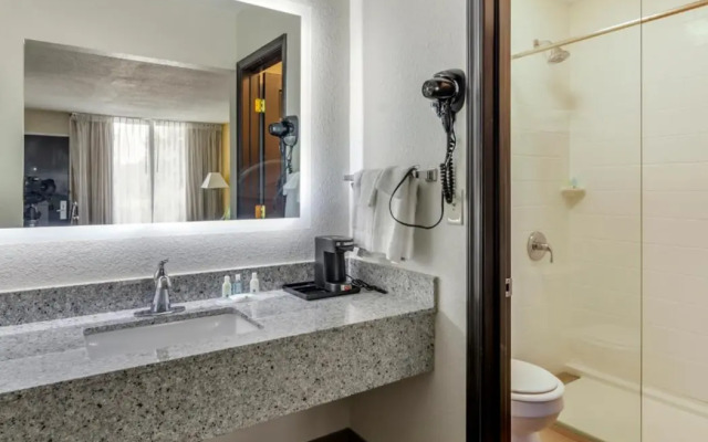 Quality Inn Verona - Staunton North