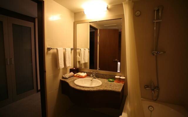 Adonis Hotel