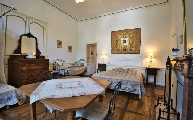 La Maison Du Notaire Royal