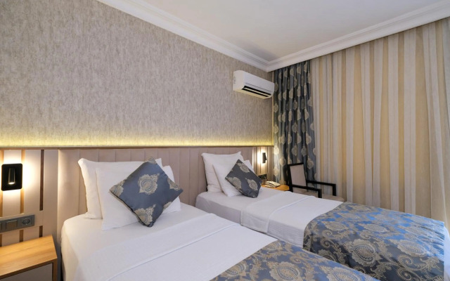Kandelor Hotel